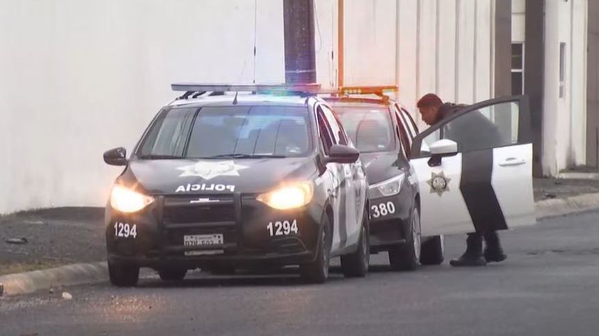 Las víctimas caminaban de manera paralela a la barda perimetral de la prisión cuando fueron atacados. | Cortesía