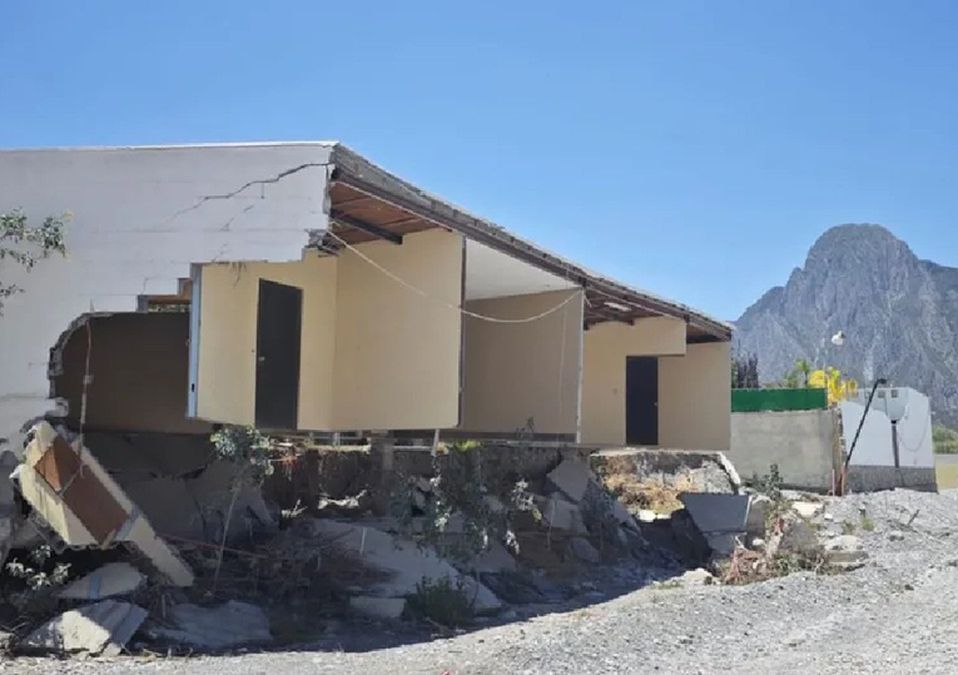 Aunque hay daños en La Huasteca, los turistas siguen visitando la zona. | Francisco Zúñiga