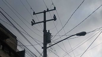 Falta de energía eléctrica en la colonia Campestre La Silla. | Fabricio Gallegos