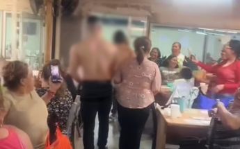 En el lugar había mujeres grabaron a los hombres bailando. | Especial