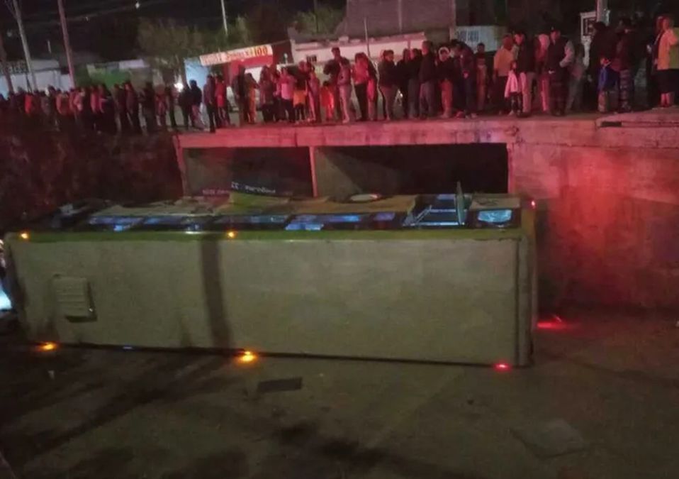 Muere pasajero de ruta 13 tras accidente en Escobedo