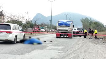 Al lugar del accidente arribaron elementos de Protección Civil local y de la Dirección de Tránsito de Escobedo. | Agustín Martínez