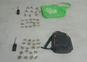Envoltorios con droga y ponchallantas fueron encontrados a los implicados. | Miranda Arias