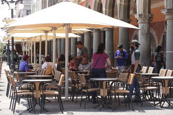 Poca afluencia en restaurantes de los portales de Puebla / Agencia Es Imagen