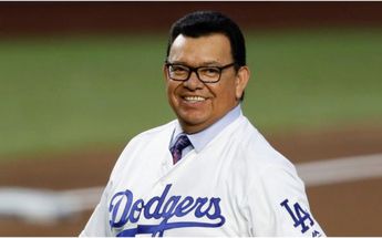 Fernando Valenzuela escribe su nombre en el Salón de la Fama del Beisbol