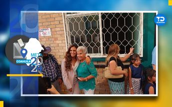 Ale Salazar, candidata en Saltillo, acude a votar.