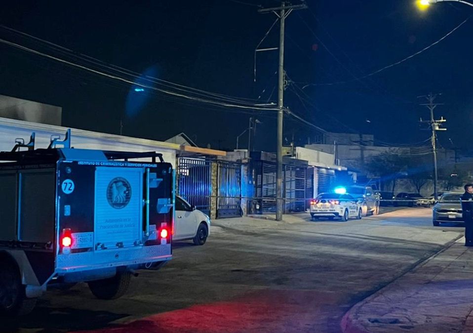 Elementos del Instituto de Criminalística y Servicios Periciales acudieron al lugar para acordonar el área en San Nicolás. | Edgar Plata