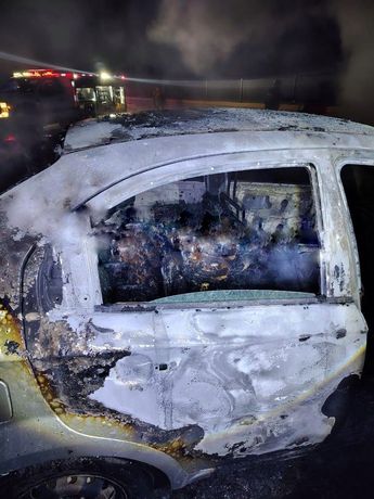 Al menos tres cadáveres estaban dentro del vehiculo en llamas en la autopista México-Puebla / Cortesía