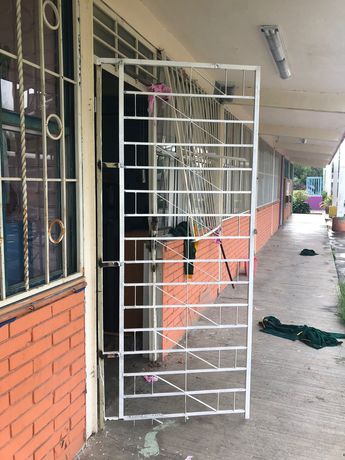 Los ladrones se han llevado cableado, tuberías de aire acondicionado, así como material didáctico para los pequeños. | Erik Solheim Rocha