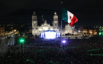 Zócalo de la Ciudad de México durante el concierto de los Tigres del Norte / Ariel Ojeda.