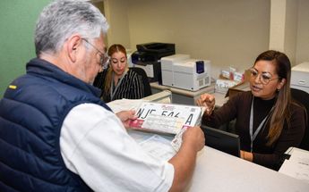 El refrendo vehicular es un impuesto que se paga anualmente para traer placas en tu auto | Bernardo Jasso