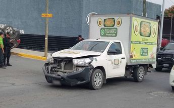 Una camioneta de carga marca Toyota fue el otro vehículo involucrado en el percance. | Agustín Martínez