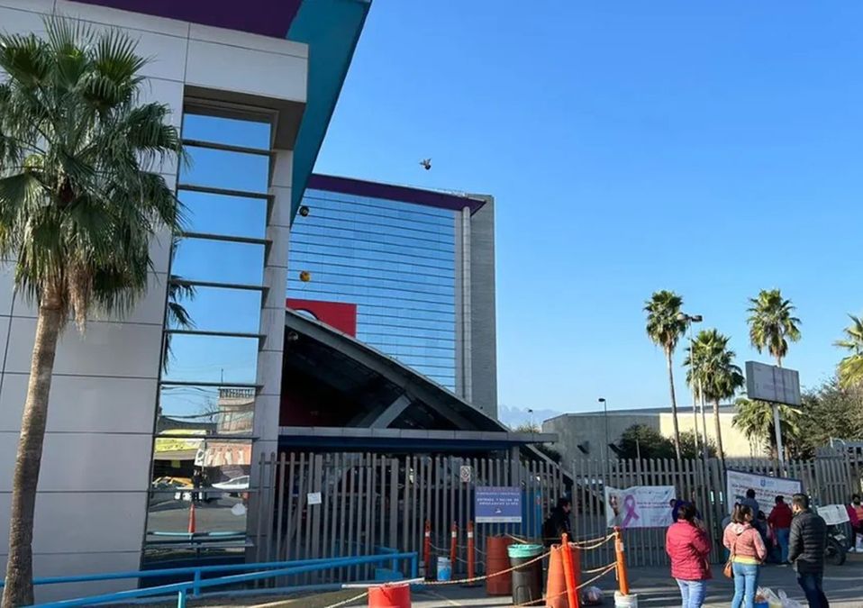 Menor sufre agresión en secundaria de Juárez y termina hospitalizado; madre exige justicia
