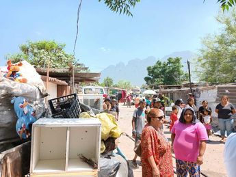Se incendian 20 tejabanes en colonia El Palmar en Monterrey / Cinthya Pardo