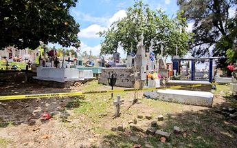 Hallazgo de fosa clandestina en panteón de San Sebastianito | Juan Carlos Munguía