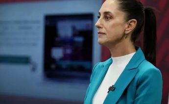 Claudia Sheinbaum condena la quema de figura de Norma Piña